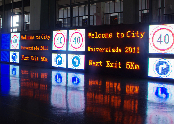 P10 LED Traffic Signs Long Lifespan 100000 Hrs Variable Message Signs