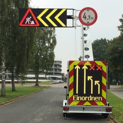 EN12966 1024*1024mm LED Traffic Signs City Road Variable Message Sign
