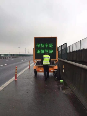Truck Van Trailer VMS Road Signs Mobile LED Traffic Message Board