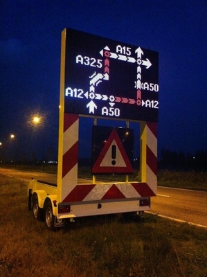 CE ROHS FCC outdoor mobile lED screen Customized Electronic Signs