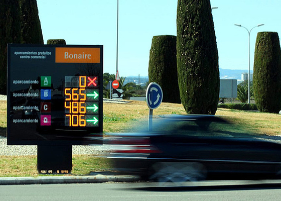 SMD DIP VMS LED Display Outdoor Parking Message Board Customized Logo