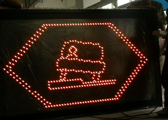 IP65 Electronic Traffic Sign Boards Customized 3 In1 SMD Lens