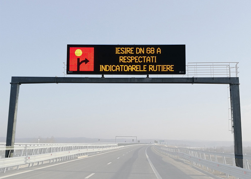 Full Color 12400nits VMS Road Signs 320x160mm Module P20 LED Display