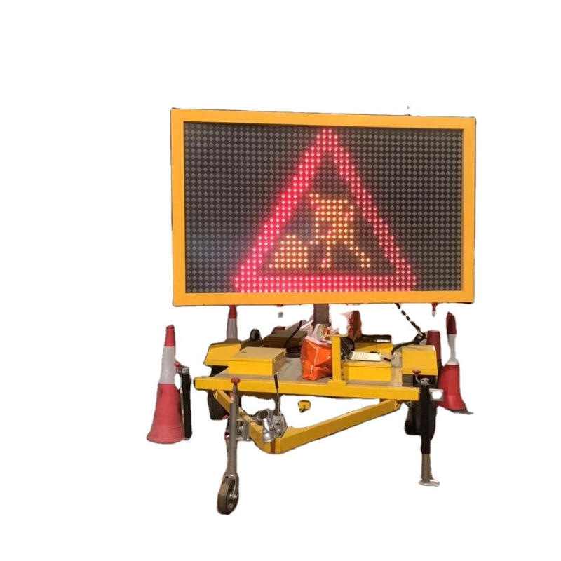 Mobile 3 In 1 SMD Lens VMS Trailer Signs LED Display With Generator